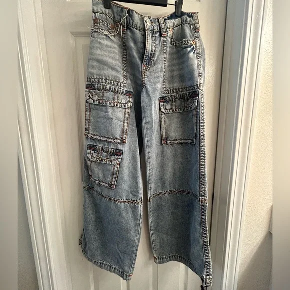 True Religion Baggy Cargo Jean - Picture 5 of 11